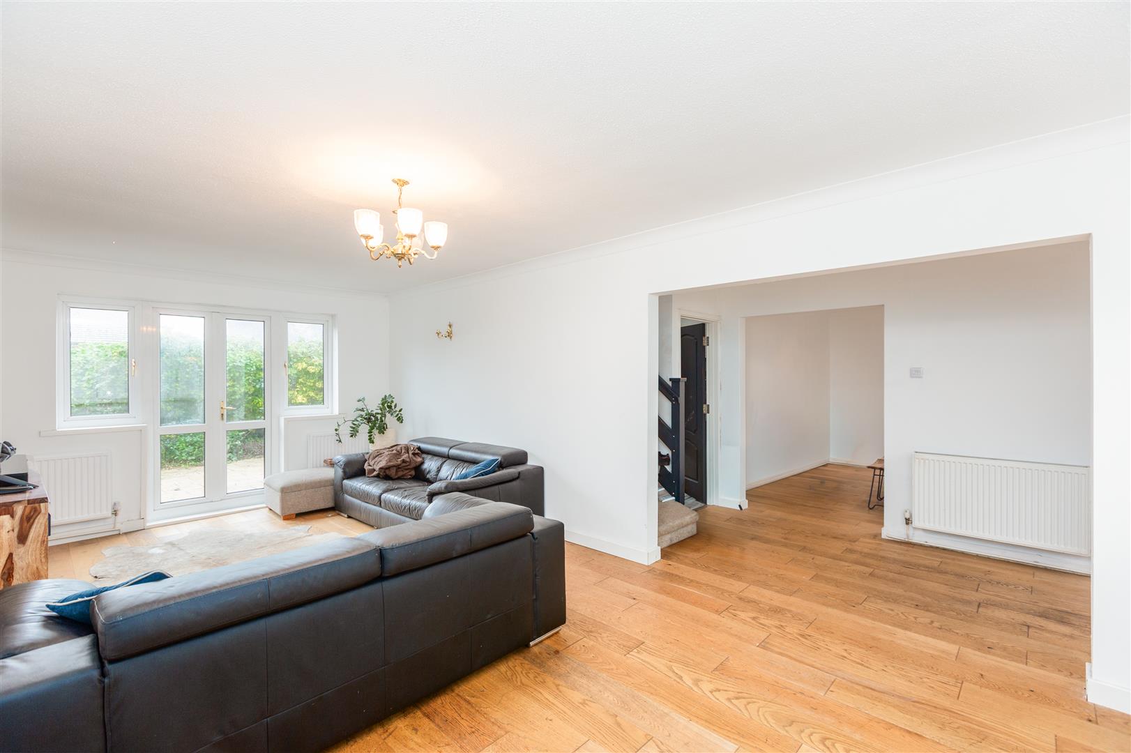 Llanmorlais, Swansea, SA4 3RY